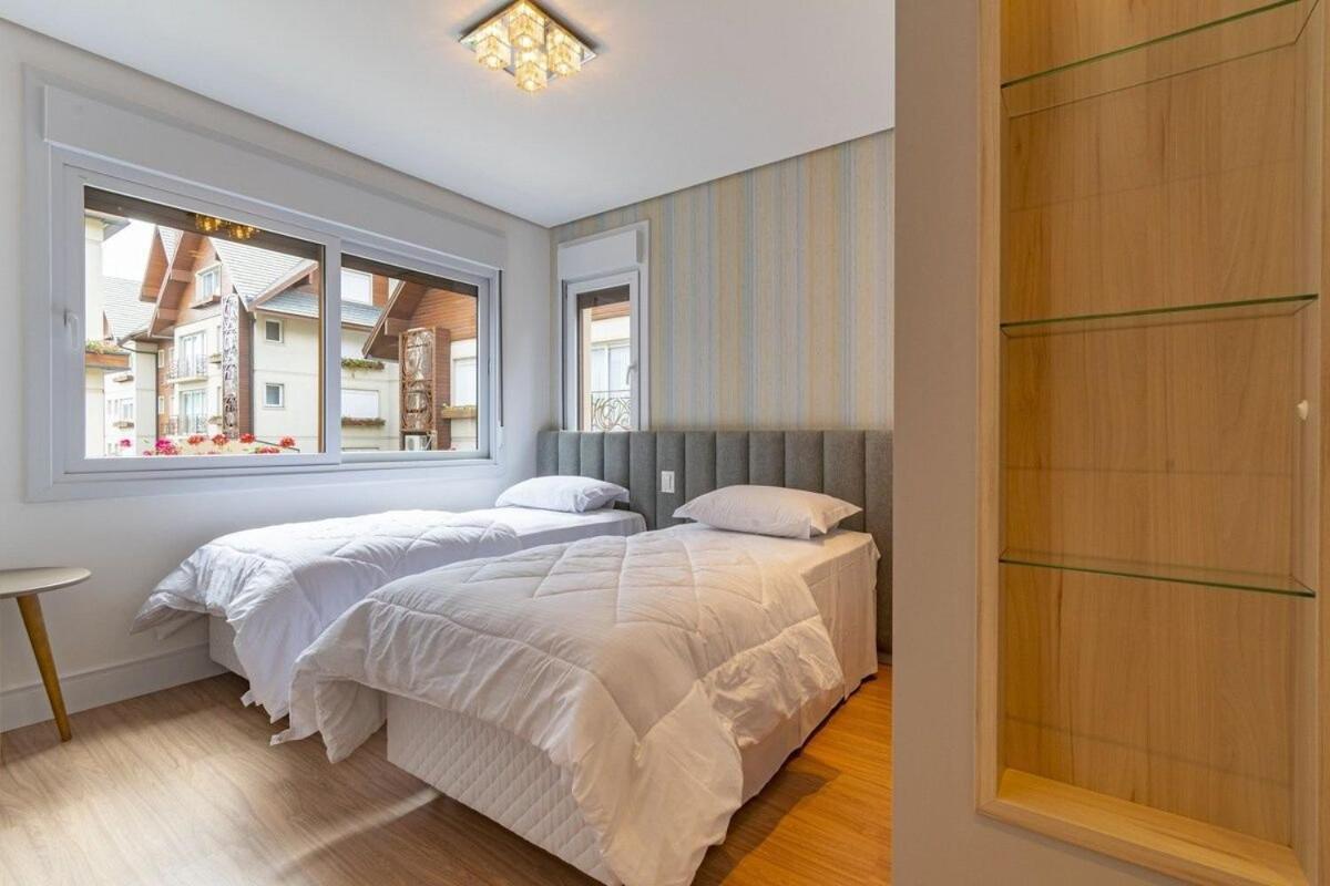 Rosa Edificio Bellagio Canela Com Infraestrutura Completa Lägenhet Exteriör bild