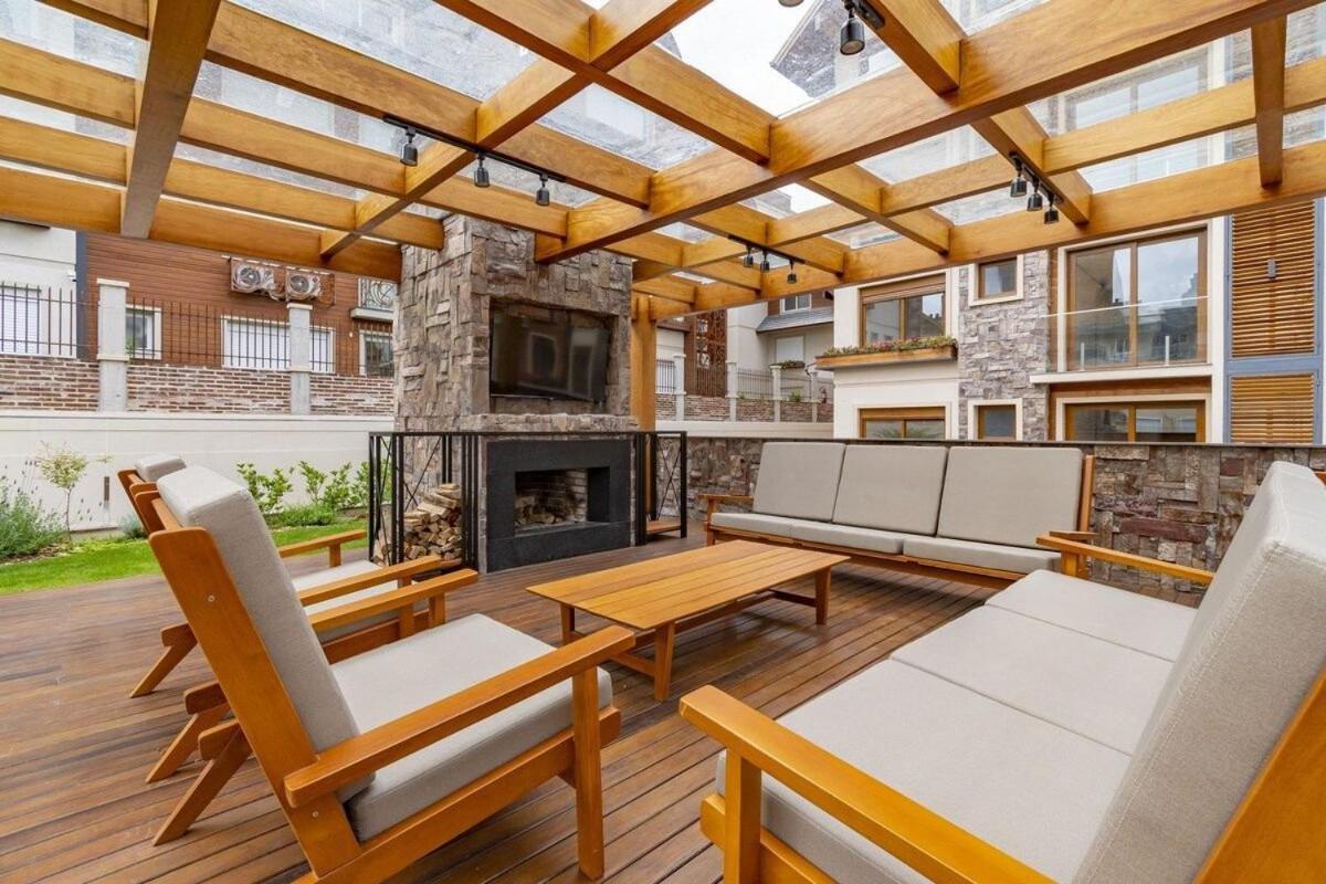 Rosa Edificio Bellagio Canela Com Infraestrutura Completa Lägenhet Exteriör bild