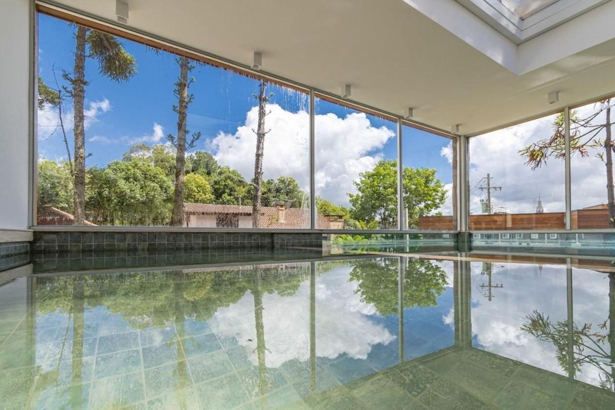 Rosa Edificio Bellagio Canela Com Infraestrutura Completa Lägenhet Exteriör bild