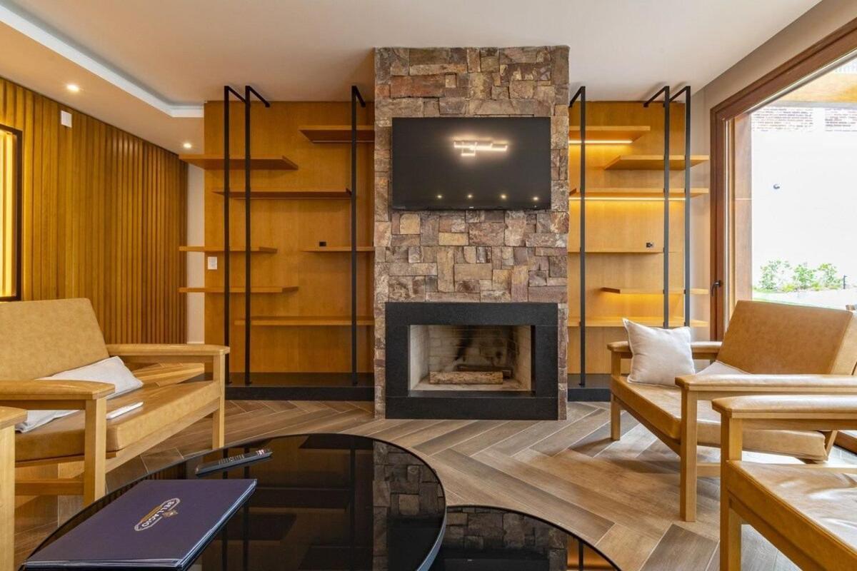 Rosa Edificio Bellagio Canela Com Infraestrutura Completa Lägenhet Exteriör bild