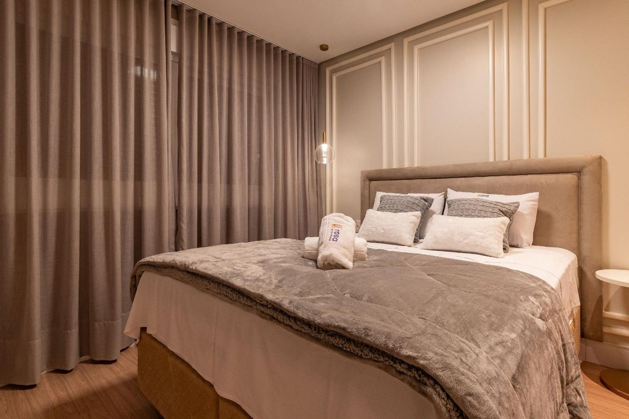 Rosa Edificio Bellagio Canela Com Infraestrutura Completa Lägenhet Exteriör bild