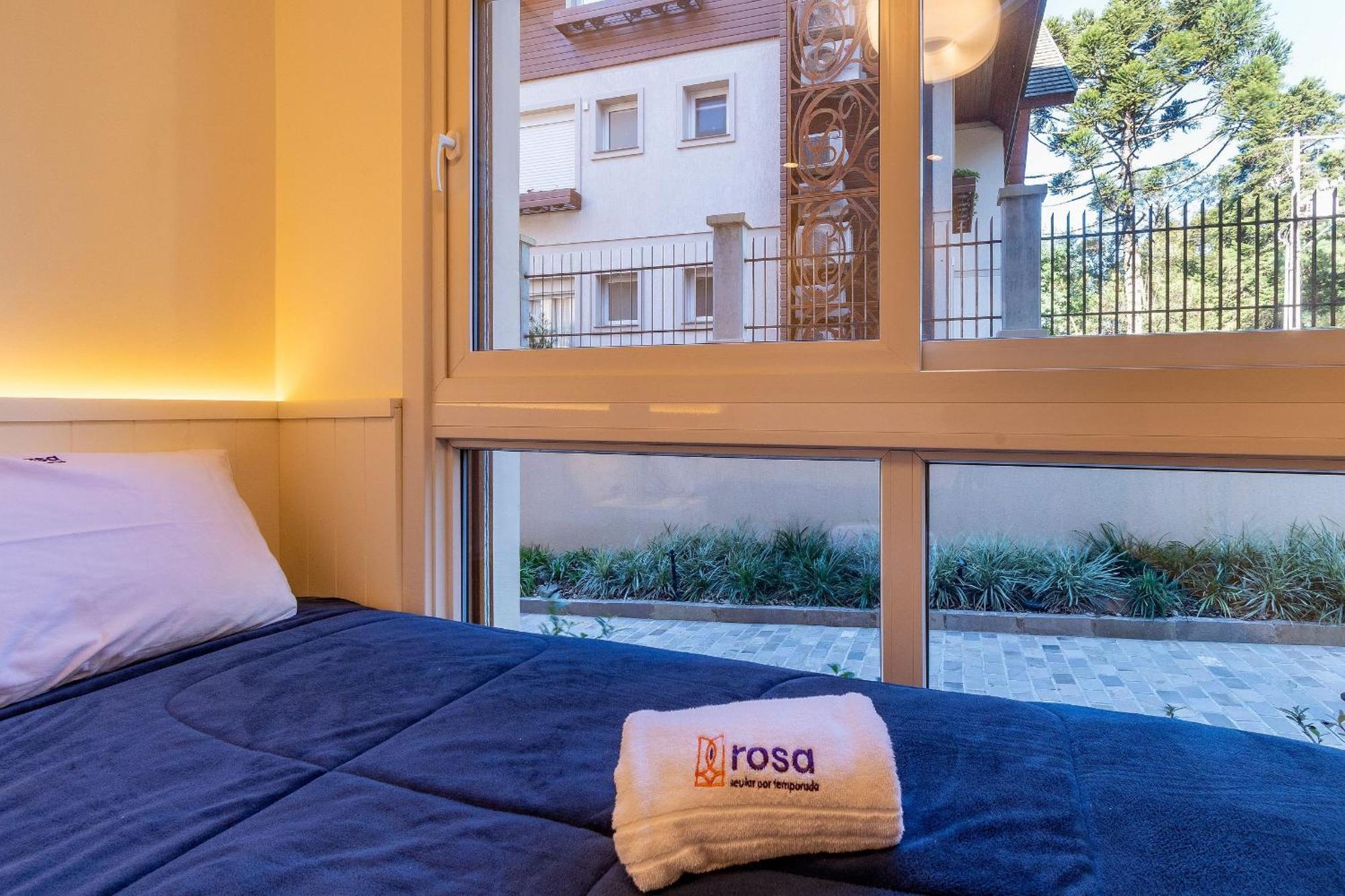 Rosa Edificio Bellagio Canela Com Infraestrutura Completa Lägenhet Exteriör bild